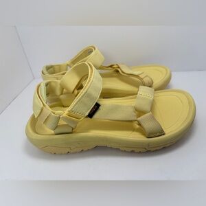 TEVA Hurricane Drift Sandals Women's Yellow Size 6 Straps Summer Comfort